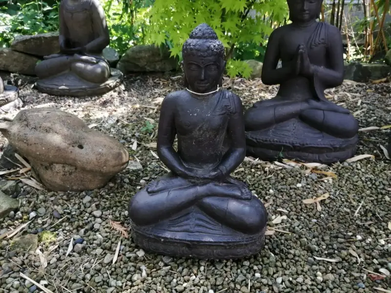 Product image 2 of the product “Sitting buddha, India, 30x23x46cm cast stone, handcrafted & coloured ”
